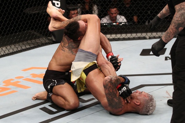 Kevin Lee vs Charles Oliveira